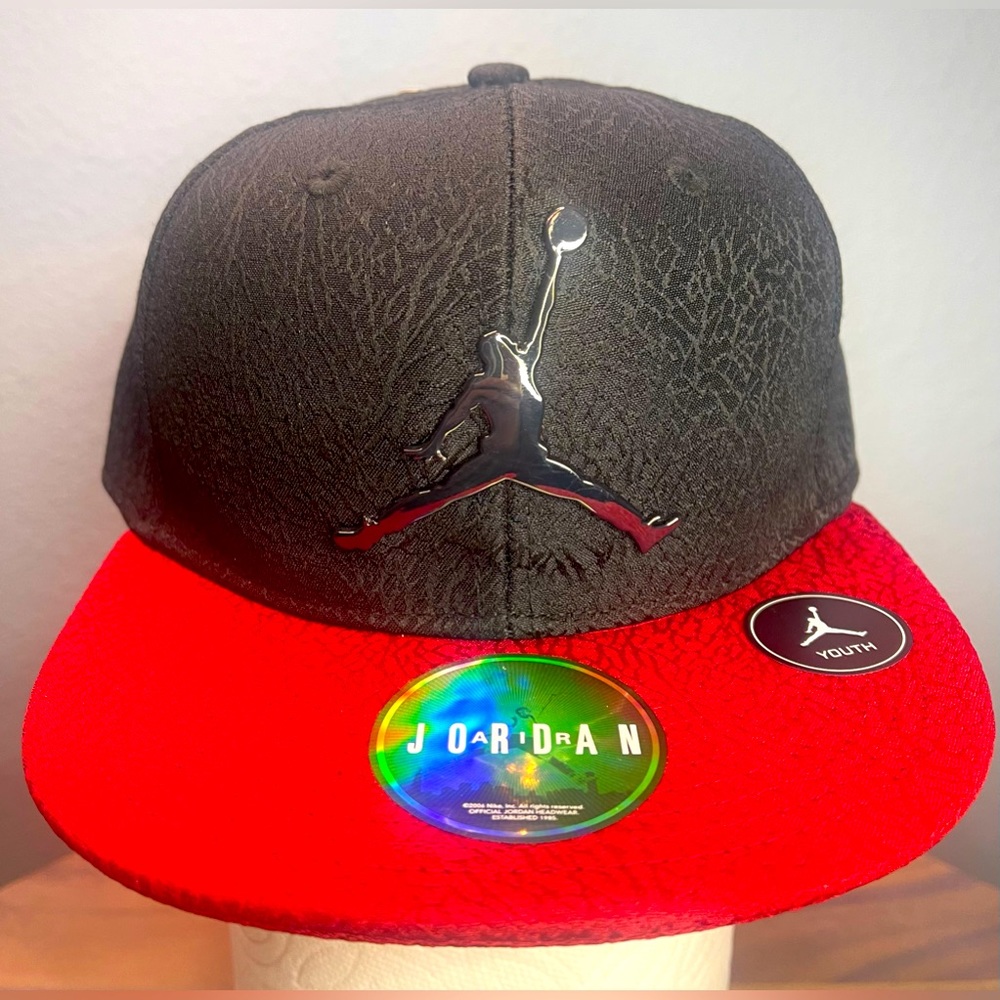JORDAN RETRO ELEPHANT PRINT SNAP-BACK WITH METAL LOGO - Youth 8/20